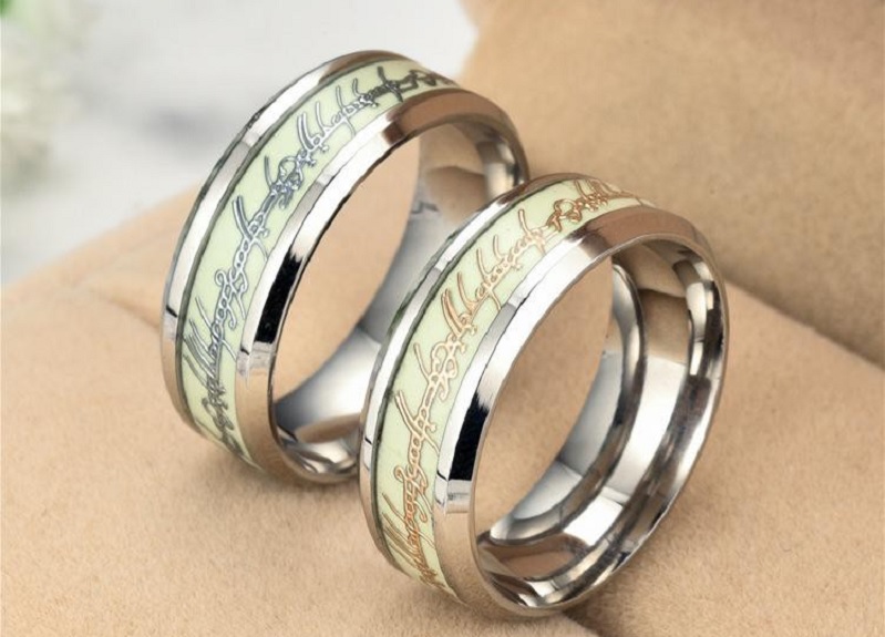Nhẫn cưới bằng Titanium